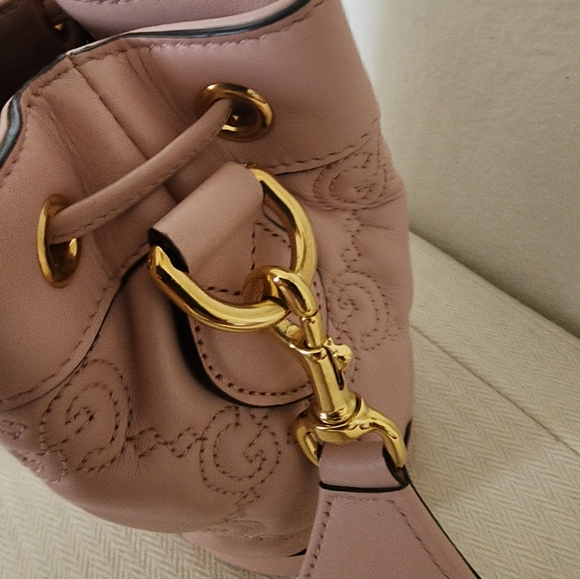 Gucci GG Matelasse bucket bag - Picture 4 of 6